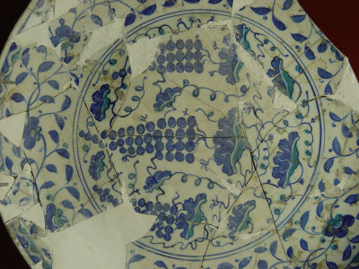 Iznik museum Blue white and turquoise ceramics 5083.jpg