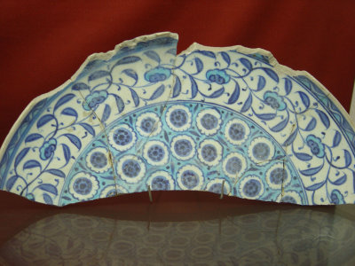 Iznik museum Blue white and turquoise ceramics 5084.jpg