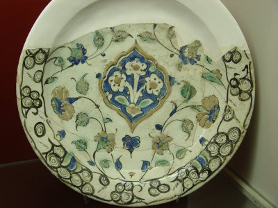 Iznik museum ceramics no info 5063.jpg