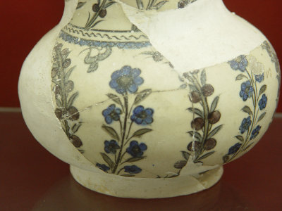 Iznik museum Damascusware 5079.jpg