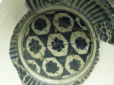 Iznik museum Ottoman ceramics no info 5037.jpg