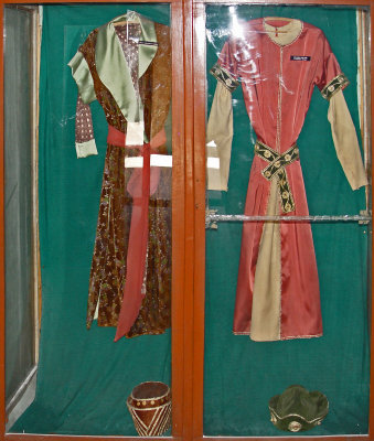 Giyasiye ve Şifahiye Medresesi Seljuk style clothes 2431.jpg