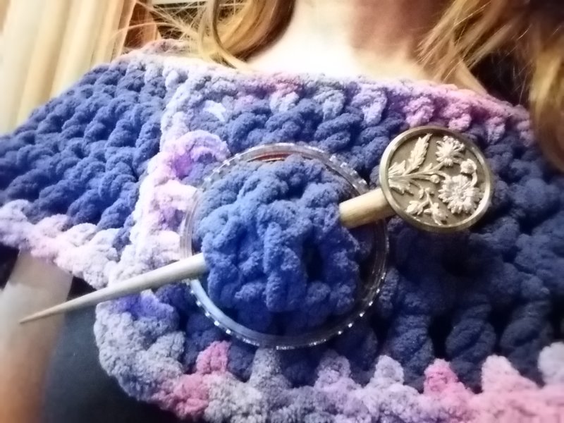I made a shawl pin with an old button