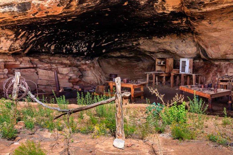 Shelter, once used by cowboys