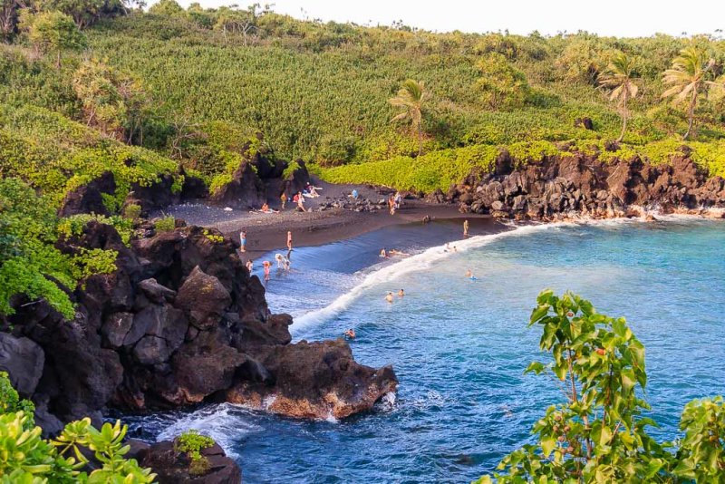 Pailoa Bay Black Sand Beach