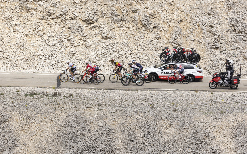 Seven leaders on the first passage on the Mont Ventoux.