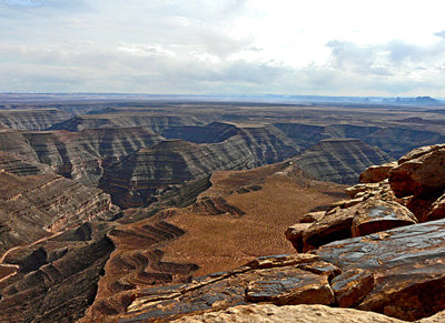 San Juan River Valley from Muley Point 700 pxl 2.jpg