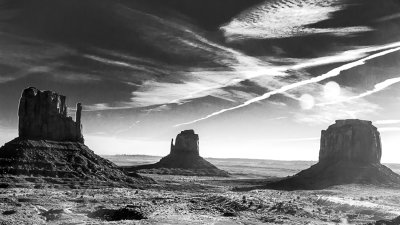 monument valley BW _ 1100pxl-1010077.jpg