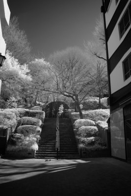 Stairway (behind Kanda Myoujin)