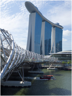 M_Helical_Bridge_Singapore_JohnstonS.jpg
