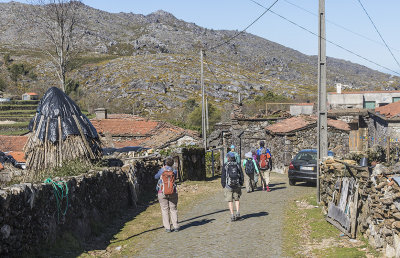 Approaching small village of Árga de Cima