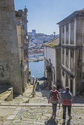Way to the Duoro River in Porto