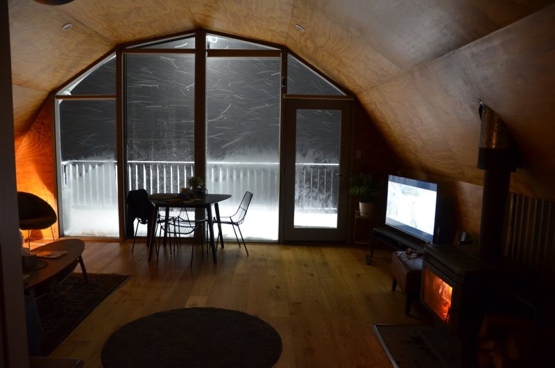 -5C outside and snowing...a warm and cosy +21C inside, with Netflix :-)