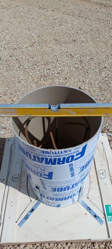 Levelling the top edge to enable a nice flat pillar top