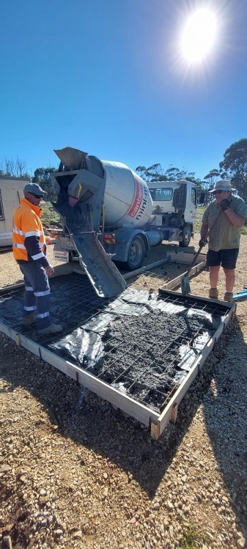 Filling the slab for the 18 Dobsonian housing