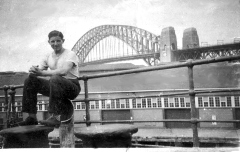 1940 Bill Sydney Harbor Bridge [retouch]