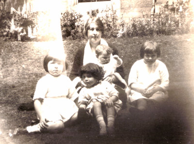 1923 Lilly with Virginia Norma Bill Alethea at Langa