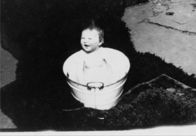 1923 Bill in the tub