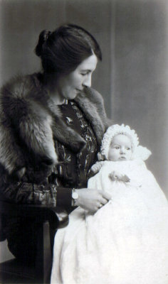 1926 Veronica and Gloria