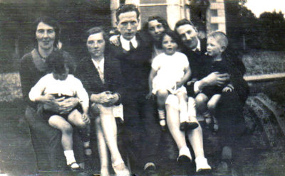 1930 Veronica and family with Dr. Dann and sony