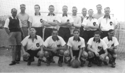 1940 Bill football team [retouch]