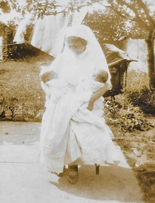 1927* Thora Clem and nurse at Langa