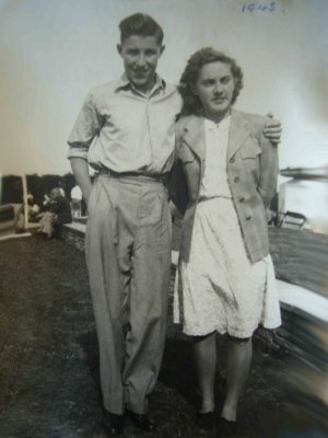 1943* Clem and Marjorie at Finchley Lido, London