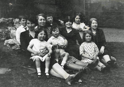 1929 Veronica Thora Clem Bill and group at Langa