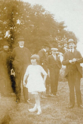 1924 Althea strikes a captivating pose under the proud eye of Dads (in the flat cap).