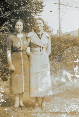 1938 Norma and friend Dublin