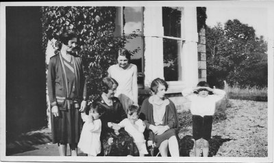 1928 Clem Virgy Thora Bill and adults at Brookehill