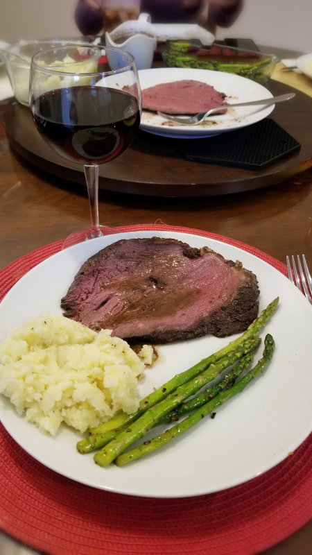 Sous Vide Roast with Asparagus and Mashed Potatoes