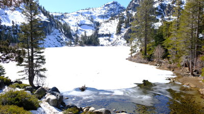 The Frozen Eagle Falls Lake (DSCF6117.JPG)