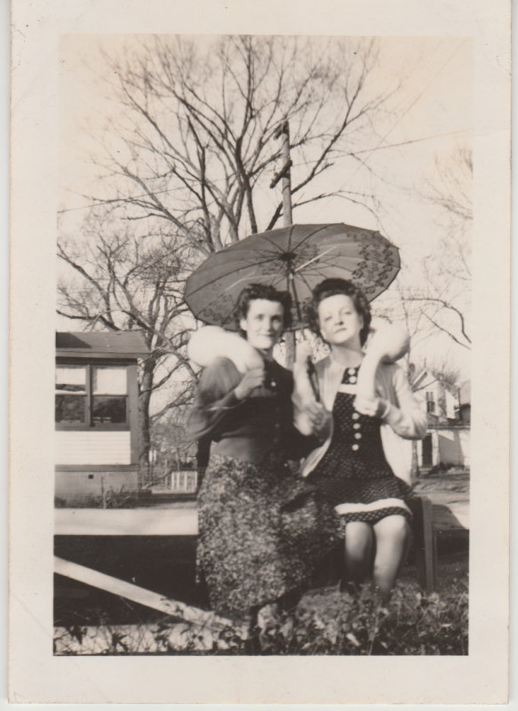 Margaret and Helen Oberg, Oct 1943