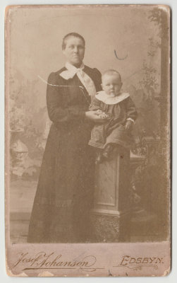 Ella Helena Hanson berg and baby Elver, Edsbyn