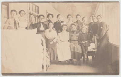 Beba Lingblom in nurse uniform, with group, second from left