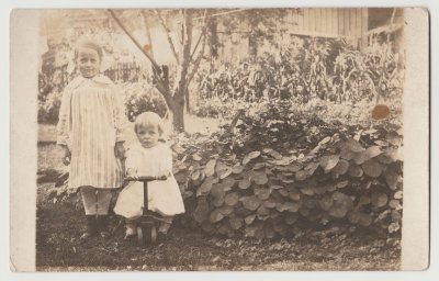 Katherine and Dave Oberg, young 1918