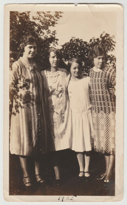 Frances Nero (?), Swea Oberg (Robert's wife), Katherine Oberg and Dorothy Nero (?), 1925
