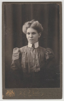 Young unknown woman, Nora, Sweden, 1908