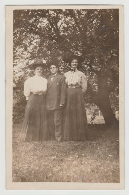 John Olof Oberg, Clara and Beba, approx 1909