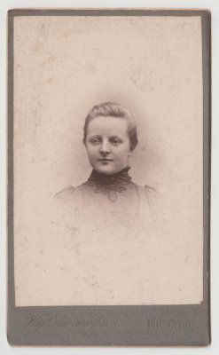 Young woman, possible sister (Elna?) of John Oberg?