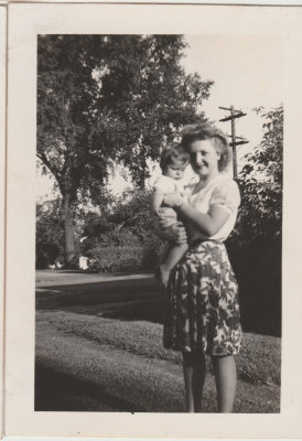 Helen Oberg and Larry , Aug 1943