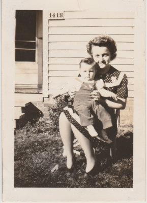 Helen Oberg Richards and Larry, Oct 1943