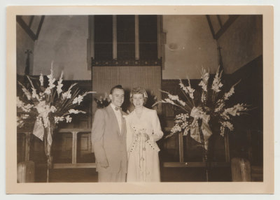 Robert (Bob) and Pearl Van Fleet wedding, June 20, 1952