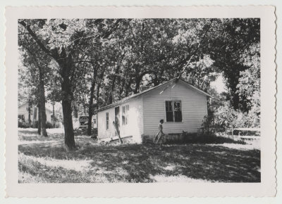 John Oberg's cabin in Spirit Lake before it was painted