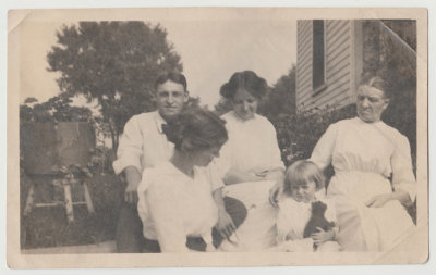 John and Clara Oberg, Karin, Beba and Katherine, approx 1914