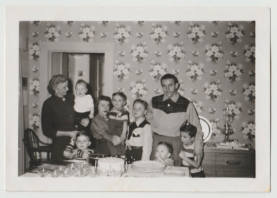 Mollie Oberg, Kay and Bob Van Fleet, Larry and Johnnie Oberg, additional kids