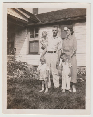 Family of Lester and Margery Veak