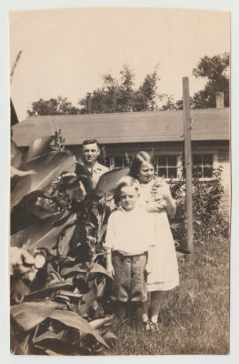 John Olof, Katherine, and Dave Oberg, 1924