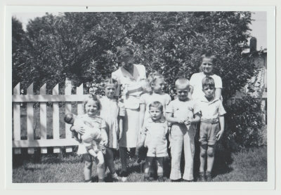 Clara Oberg, Joyce Cox, Kay Van Fleet, Bob Van Fleet, ?, Larry Oberg, Charles Cox, 1944